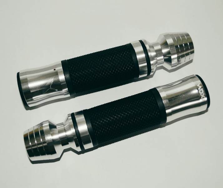 Universal Motorcycle Grip Set CNC Aluminium Imported Quality 22mm 7/8"