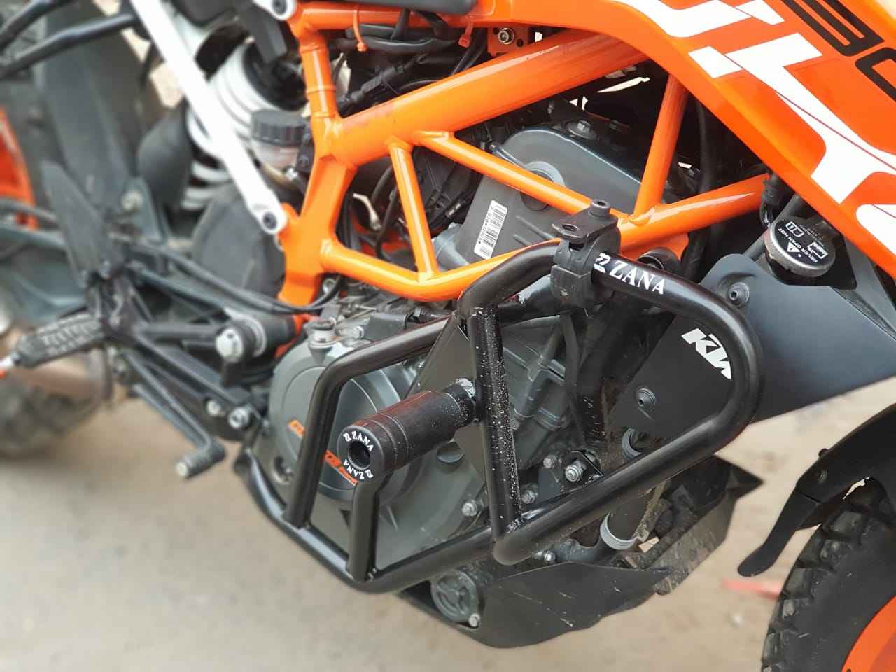 Crash Guard/Leg Guard Texture Matt Black KTM Duke 250/390 - ZI-5034