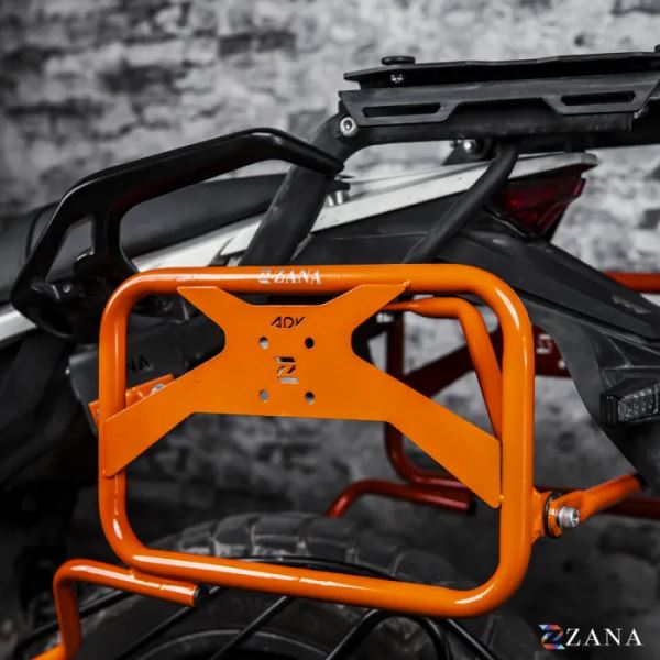 Zana Roadster Saddle Stay With Jerry Can Mount Orange For KTM ADV 390 2025-ZI-8567