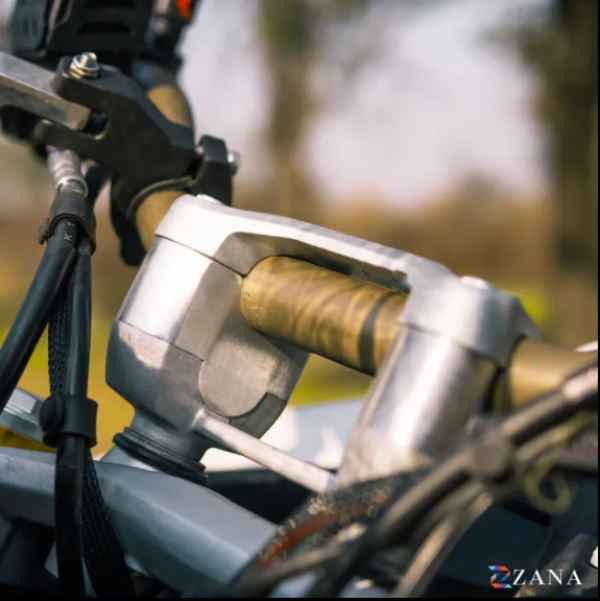 Zana Vertical Handlebar Riser For TVS Apache RTX 300 (Silver)-ZI-8740