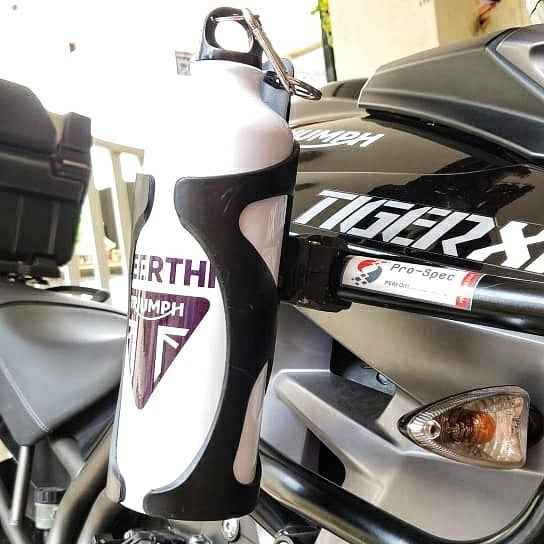 easy tag bottle holder