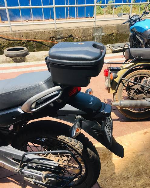 Studds Vault Box - Matt Black (7L Storage) - Riders Junction