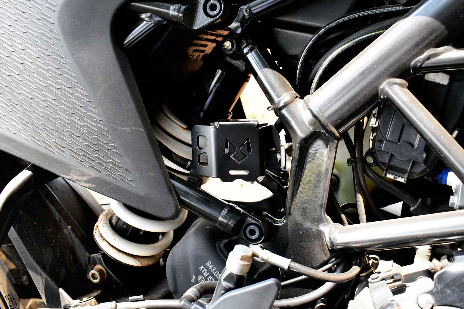 Oil Reservoir Guard For KTM 390 Adventure - Motocaan