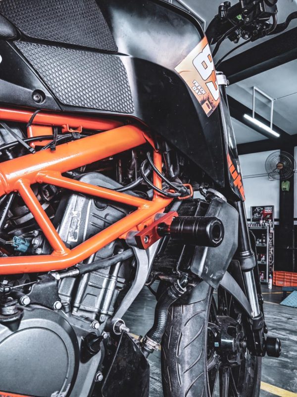 KTM Duke 250 Frame Slider - Retrocross