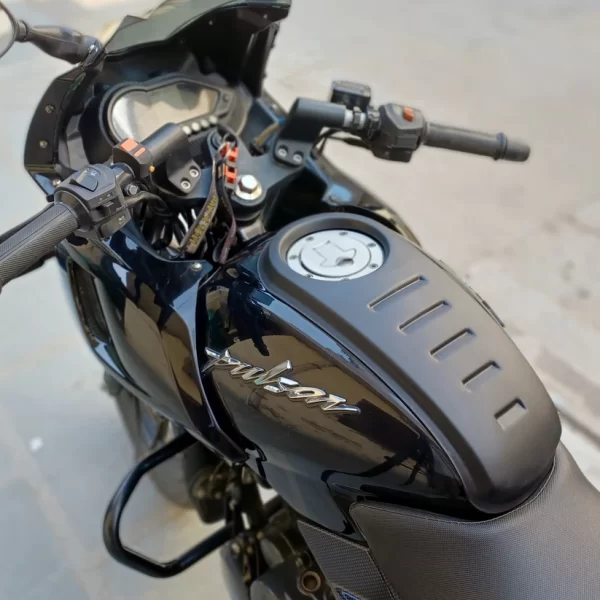 TankTie for Bajaj Pulsar 220