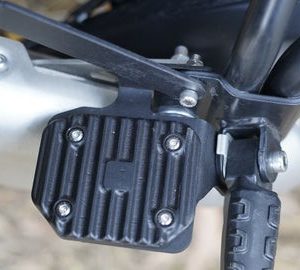 premium pillion footrest with traction top for himalayan 450