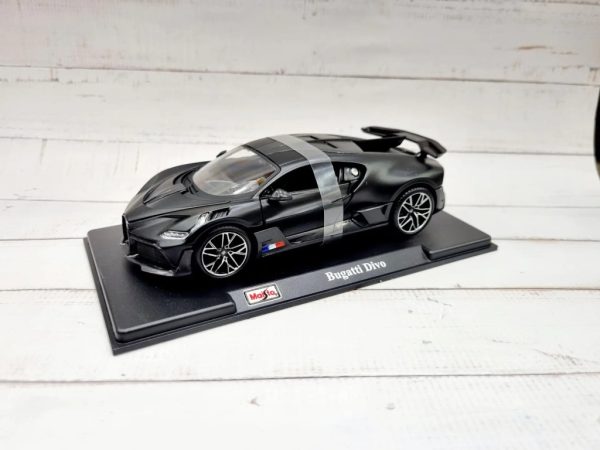 Maisto Bugatti Divo 1/24 - 51526M