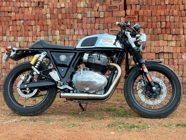 Royal Enfield-2 x 2 Full System Exhaust with SHORT CANS - Interceptor 650 / Continental GT650 - SS Motocorp